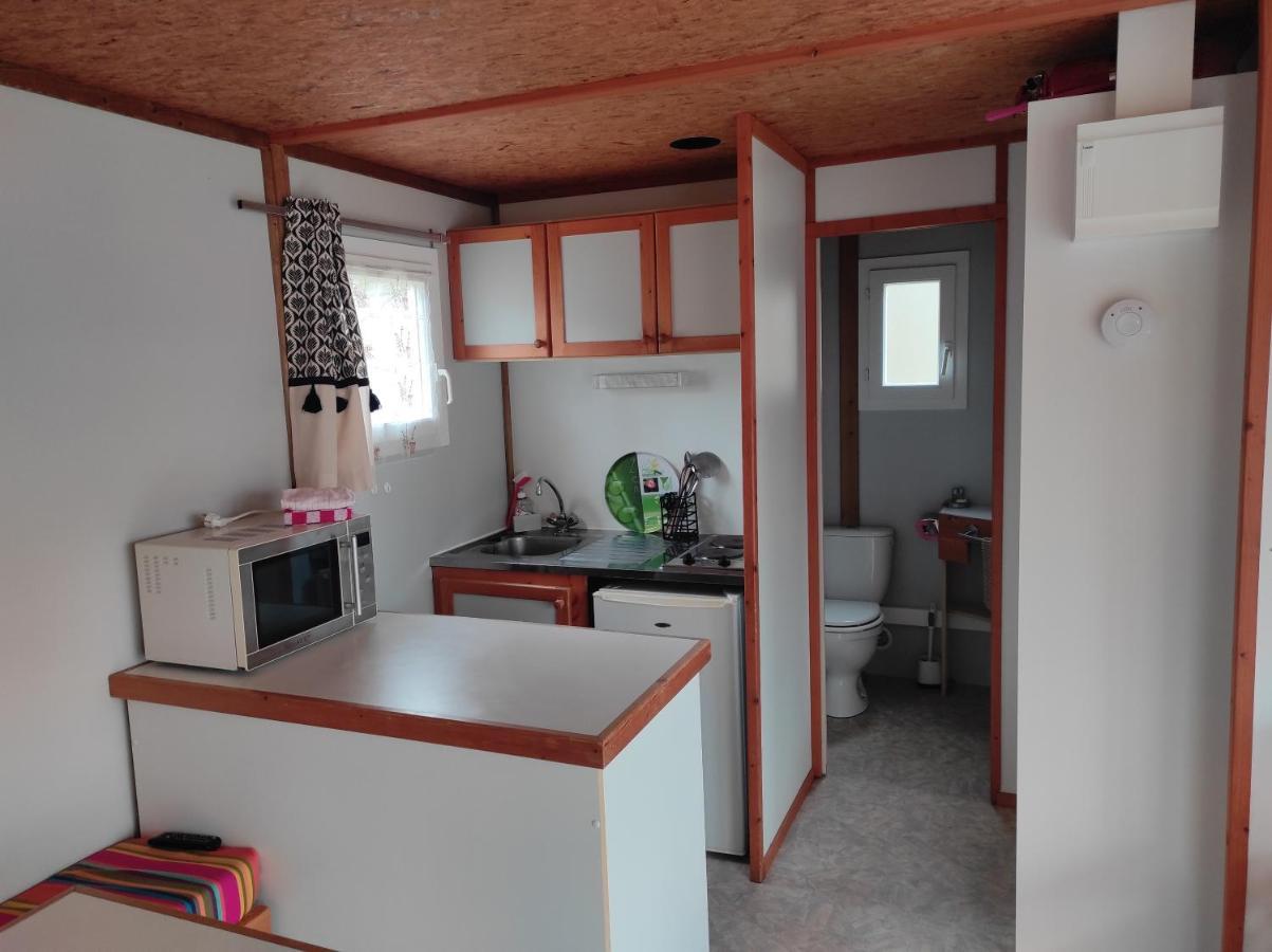 Chalet Simple Au Camping L'Etruyere Au Lac La Tardiere Buitenkant foto